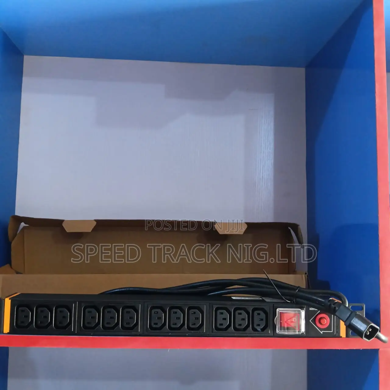 Power Distribution Unit 19" C13 12 Way Pdu