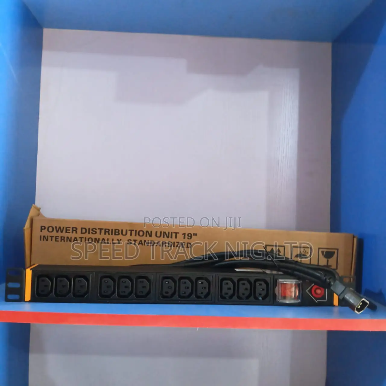 Power Distribution Unit 19" C13 12 Way Pdu
