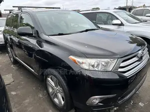 Toyota Highlander SE 2012 Black