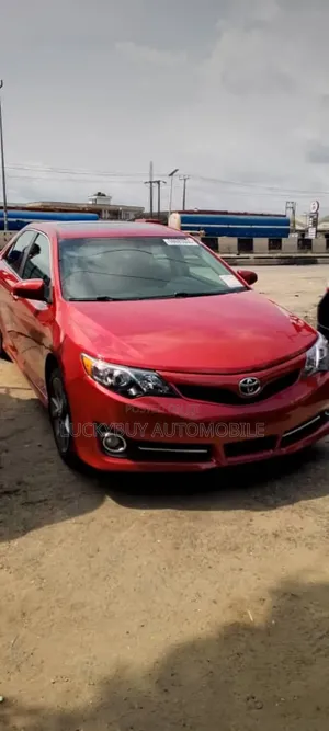 Toyota Camry SE 4dr Sedan (2.5L 4cyl 6A) 2014 Red
