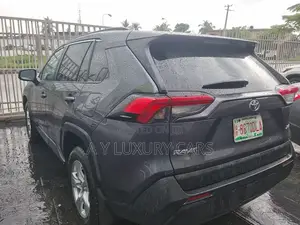 Toyota RAV4 2021 Gray