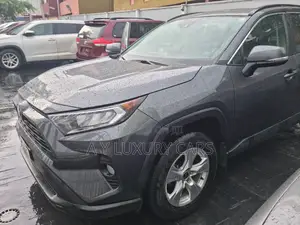 Toyota RAV4 2021 Gray