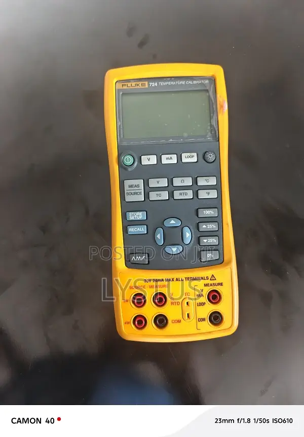 Fluke 724 Temperature Calibrator