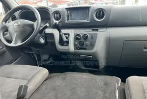 Nissan Caravan (Urvan) 2022 White