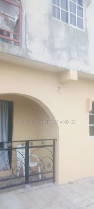 3bdrm Block of Flats in Eyita Benson Ikorodu for rent