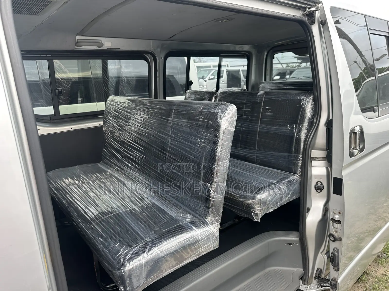 Toyota HiAce 2010 Silver
