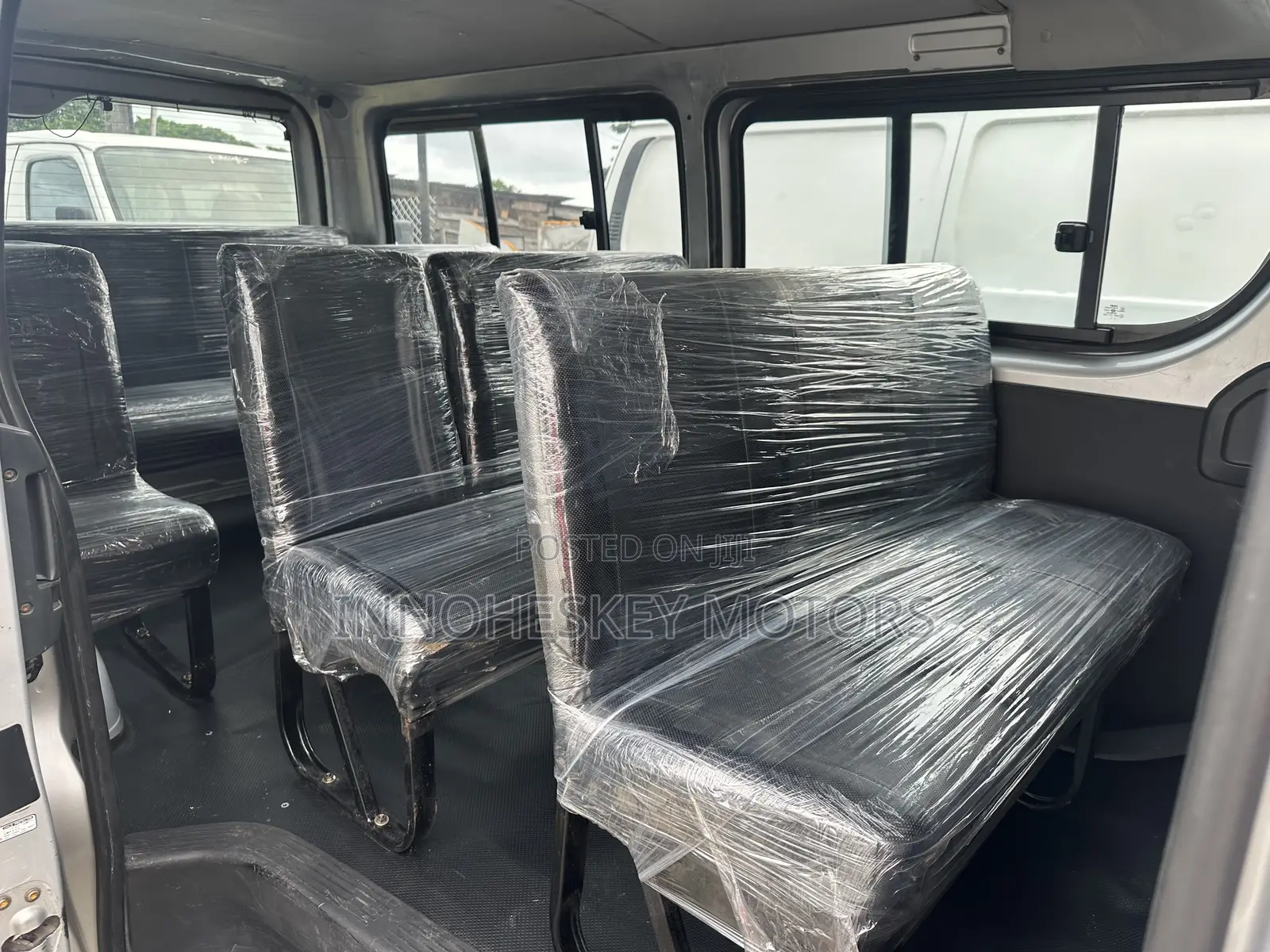 Toyota HiAce 2010 Silver