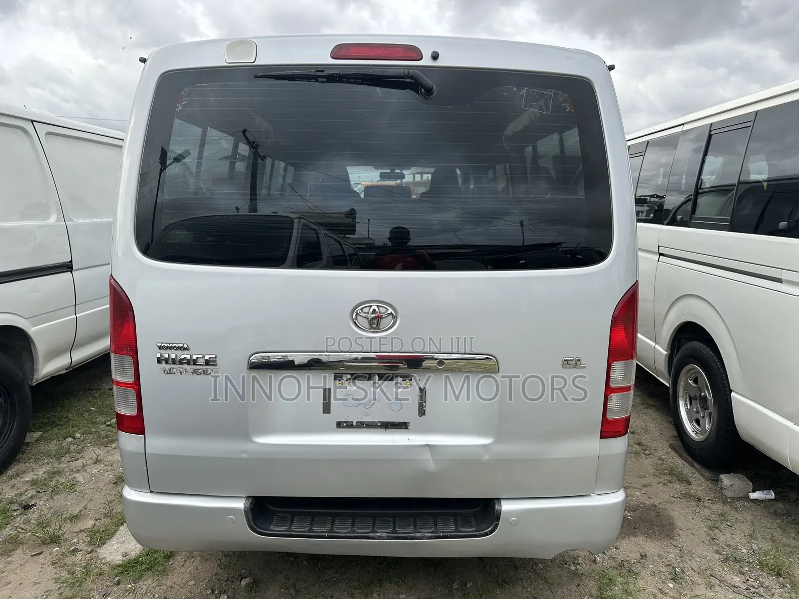 Toyota HiAce 2010 Silver