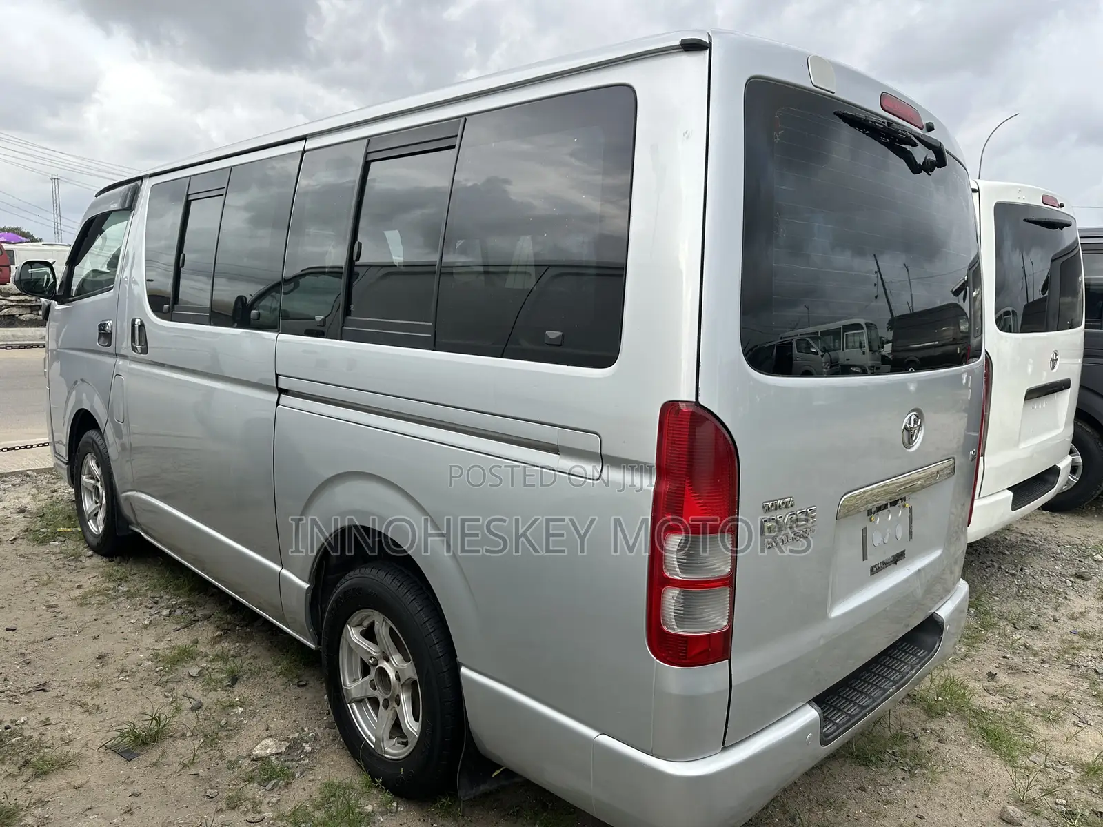 Toyota HiAce 2010 Silver