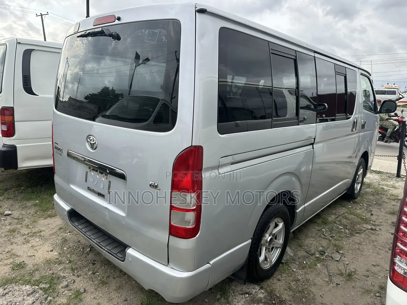 Toyota HiAce 2010 Silver