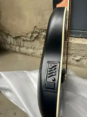 41 Ovation 6 Strings Semi Acoustic Guitar