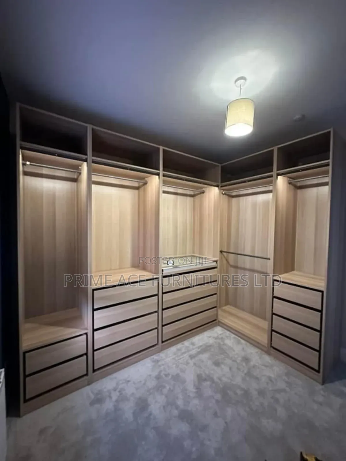 Prime Walking Closet