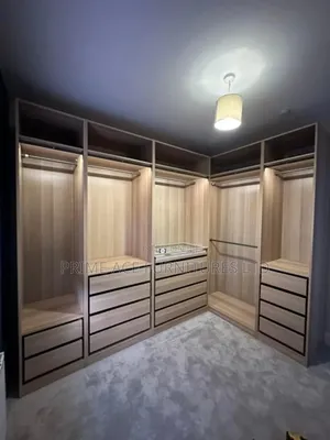 Prime Walking Closet