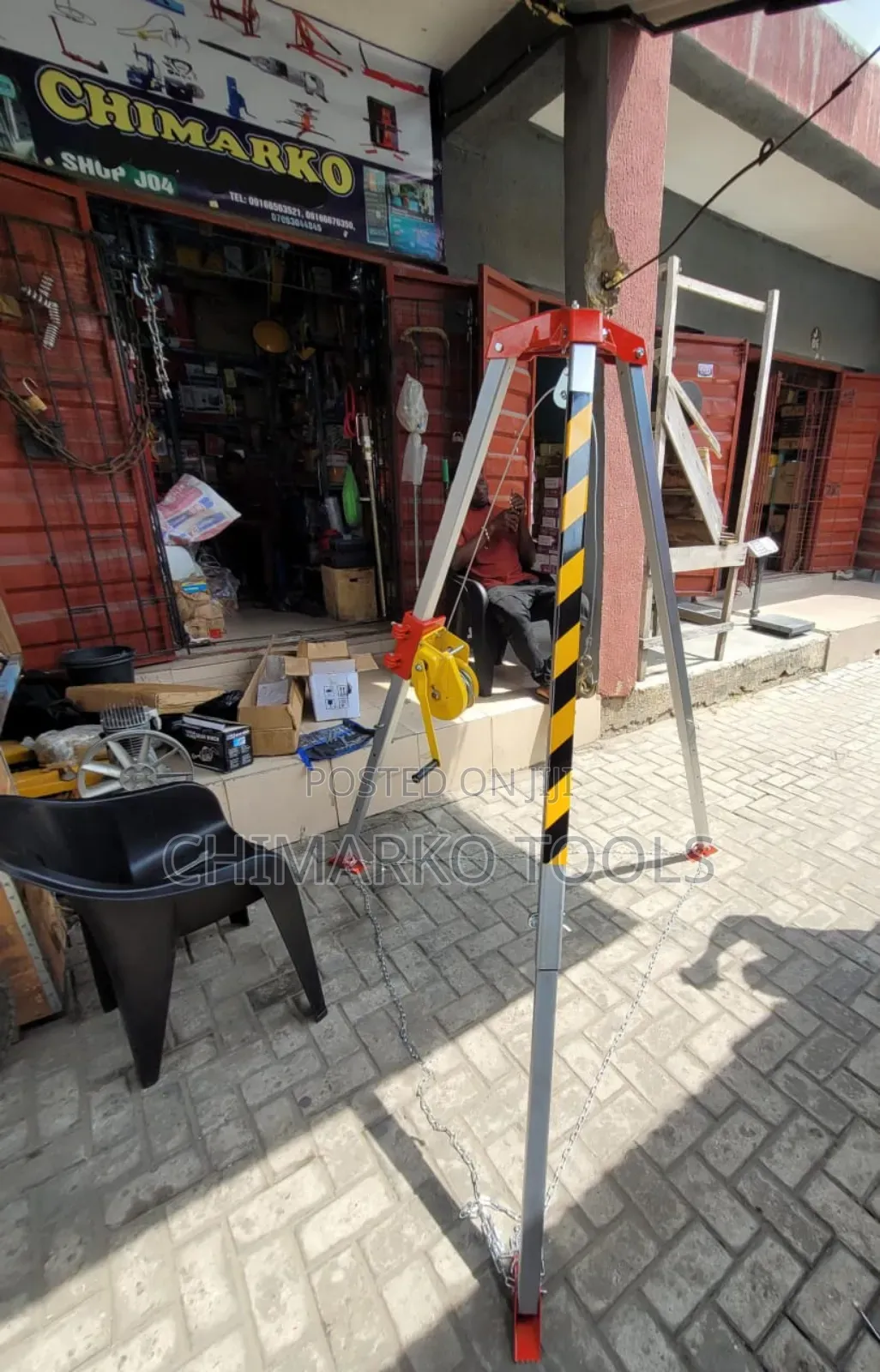 Manhole Tripod Lifter