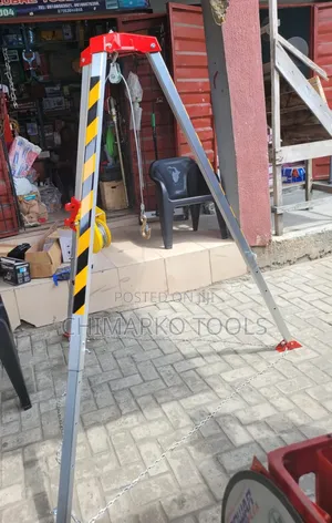 Manhole Tripod Lifter