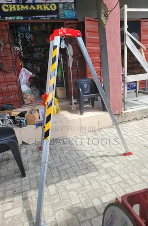 Manhole Tripod Lifter