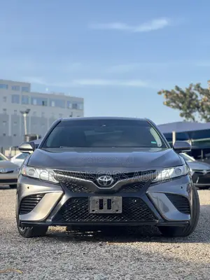 Toyota Camry XSE FWD (2.5L 4cyl 8AM) 2018 Gray
