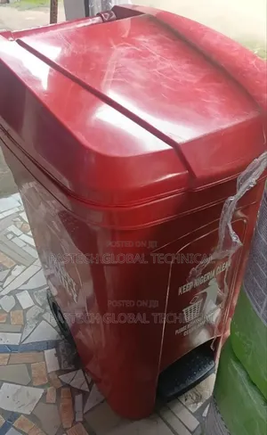 //Plastic Pedal Waste Bin//
