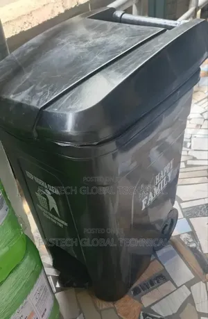 //Plastic Pedal Waste Bin//