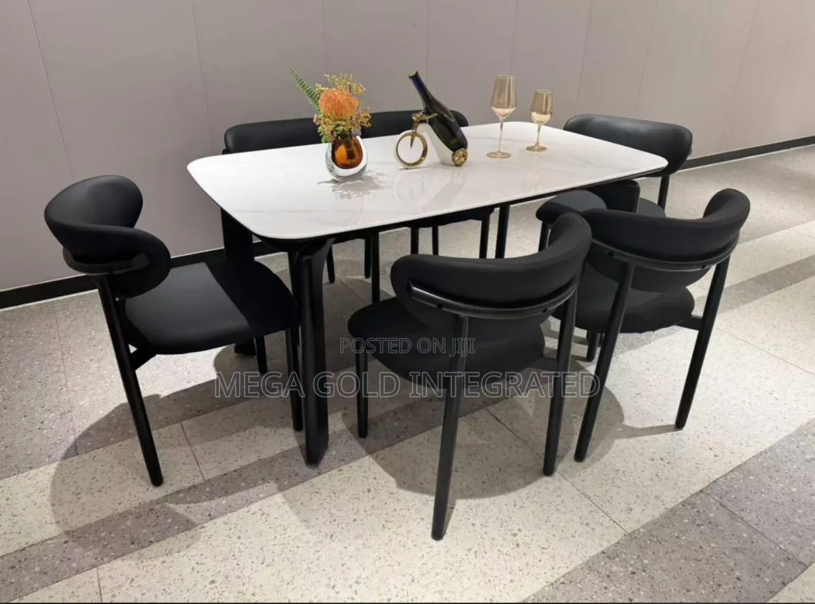Original Dining Set by 6 Seaters