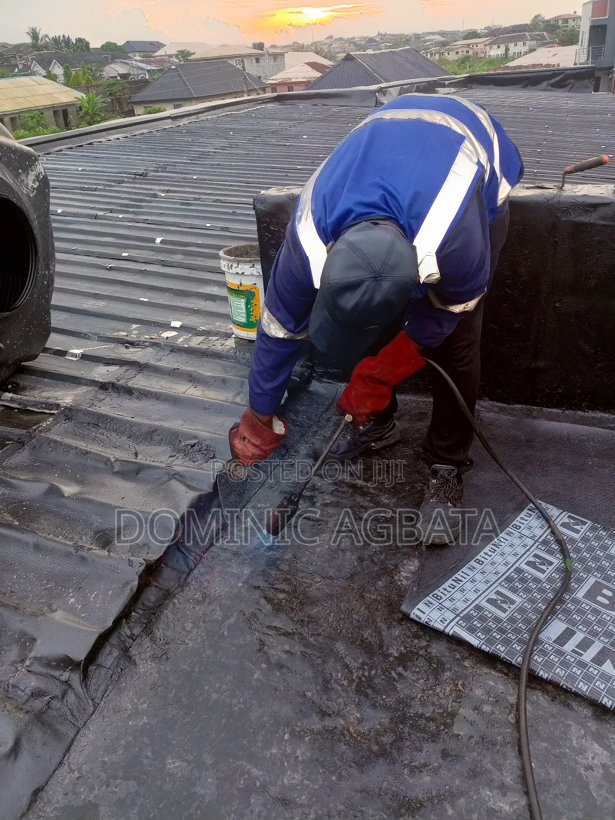 Symbiotic Leak-Proofing Experts