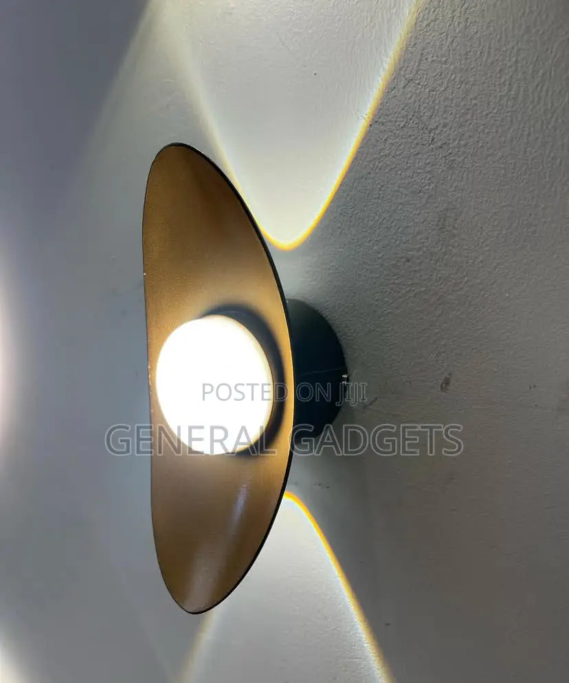 Indoor/Outdoor Wall Light