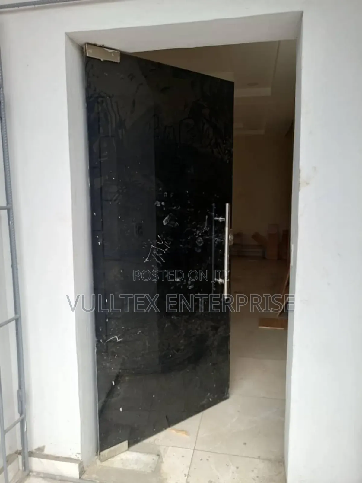 Single (Swing Door)