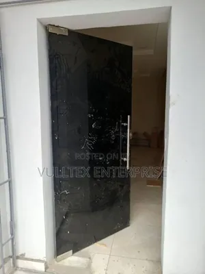 Single (Swing Door)