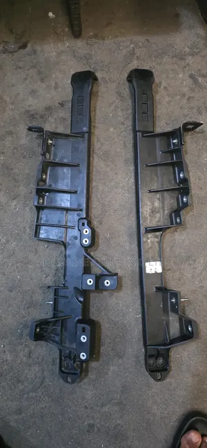 Complete Set Of Raidetor Holder Toyota Tundra 2023/2024