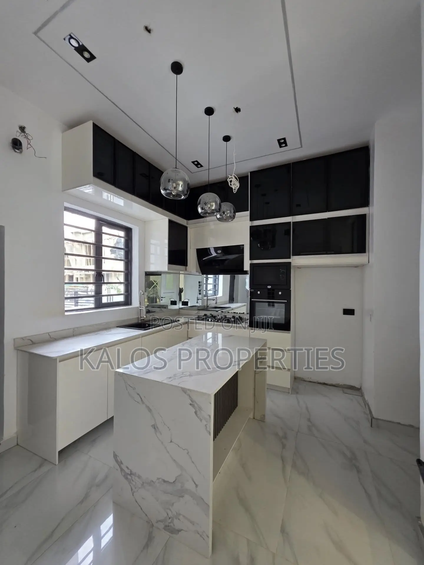 4 Bedroom Detached Duplex for Sale