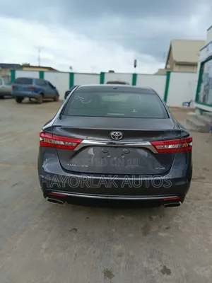 Toyota Avalon XLE FWDSedan (3.6L 6cyl 6A) 2016 Gray