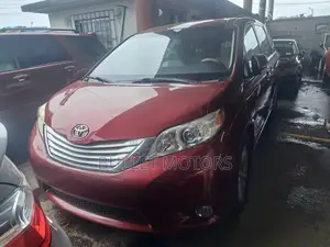 Toyota Sienna XLE AWD 7-Passenger 2013 Red