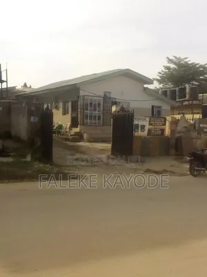 2bdrm Bungalow in Lugbe Fha Bank Road for sale