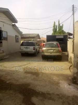 2bdrm Bungalow in Lugbe Fha Bank Road for sale
