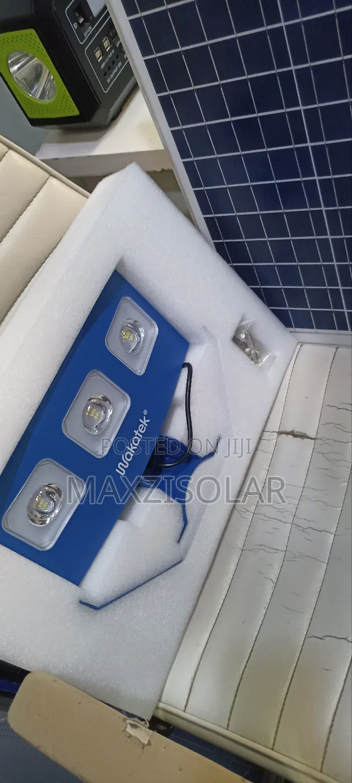 300 Watts Wakatek Flood Light