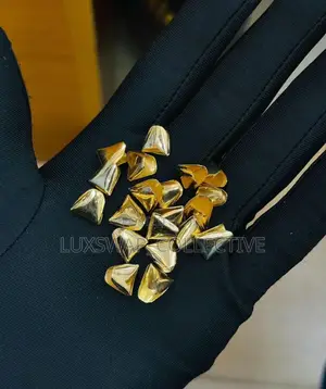 Gold Teeth Grillz – Custom Fit Stylish Design