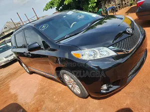 Toyota Sienna 2015 Black