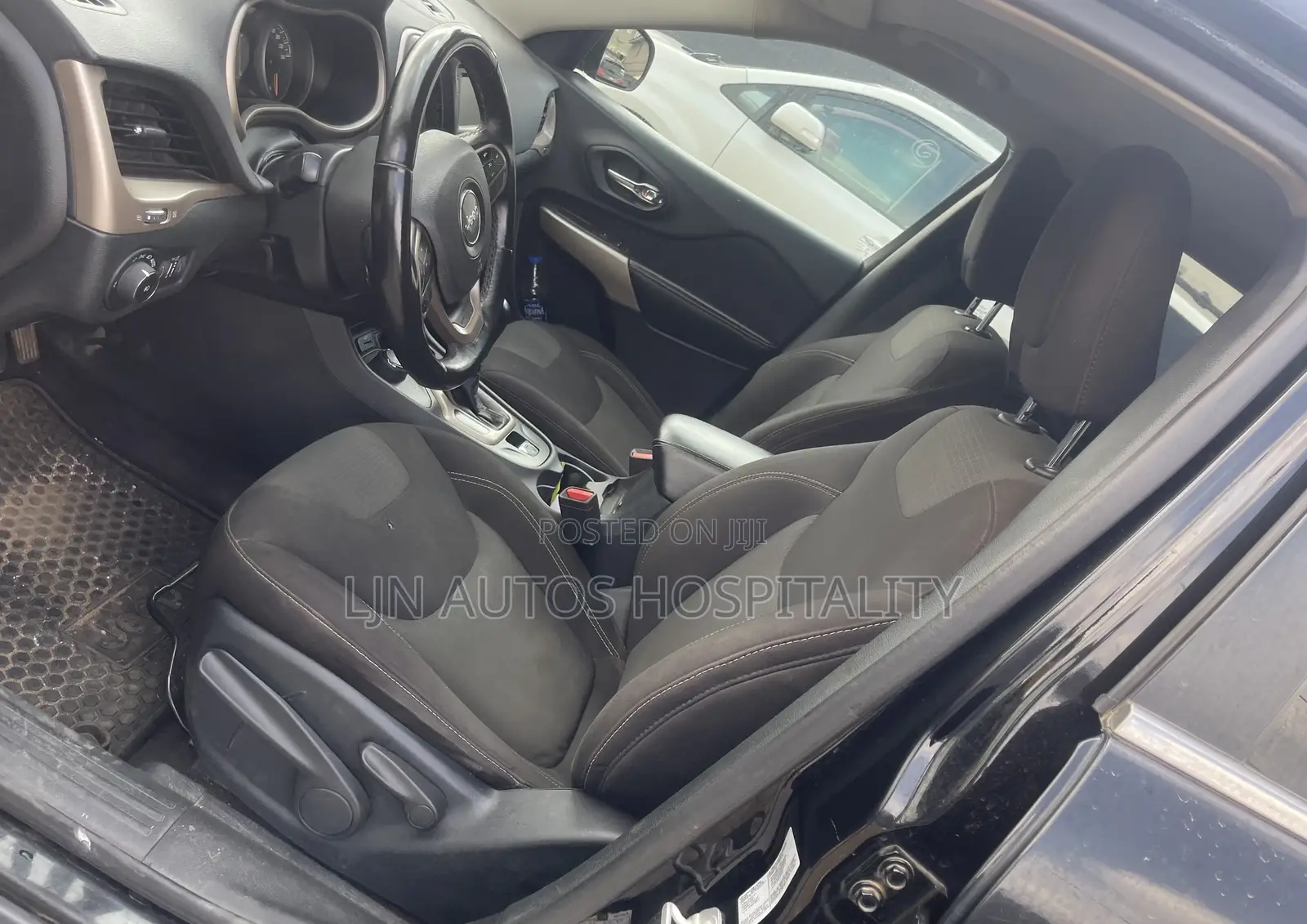 Jeep Cherokee Sport 4x4 2017 Black