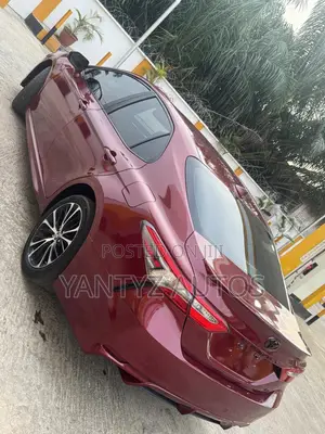 Toyota Camry SE FWD (2.5L 4cyl 8AM) 2018 Red