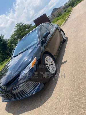 Toyota Camry XLE FWD (2.5L 4cyl 8AM) 2018 Black