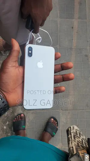 Apple iPhone X 64 GB White