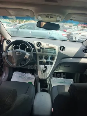 Toyota Matrix S Hatchback FWD (2.4L 4cyl 5A) 2010 Gray