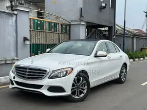Mercedes-Benz C300 Luxury 4dr AWD 4Matic Sedan (2.0L 4cyl 7A) 2015