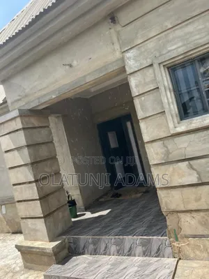 3bdrm Bungalow in Aigbe, Osogbo for sale