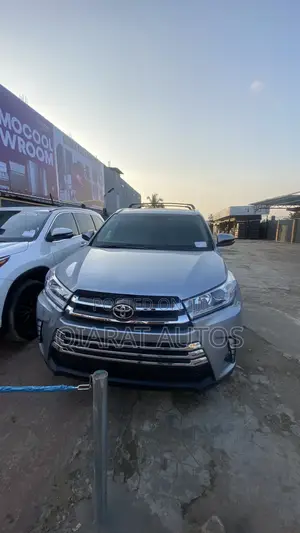 Toyota Highlander Limited V6 4x2 (3.5L 6cyl 6A) 2016 Silver