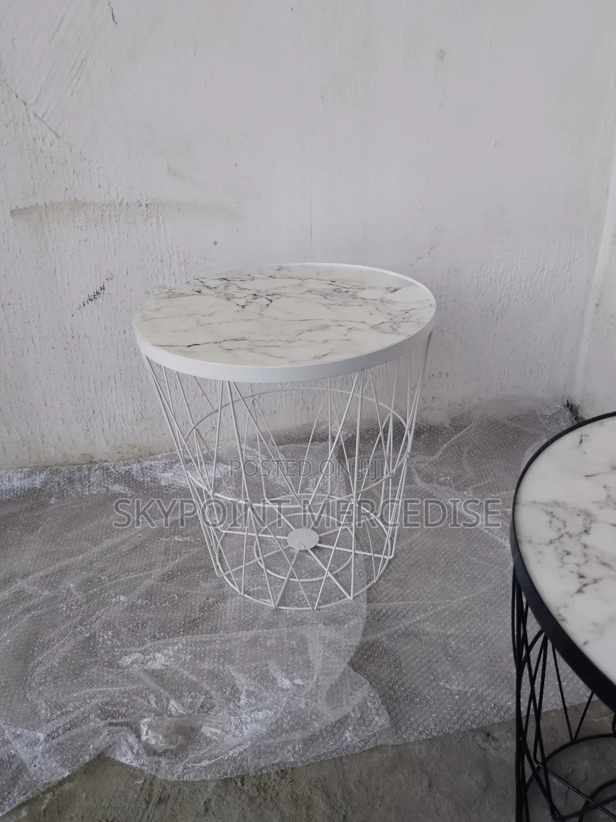 A Unique and Simple Side Stoool