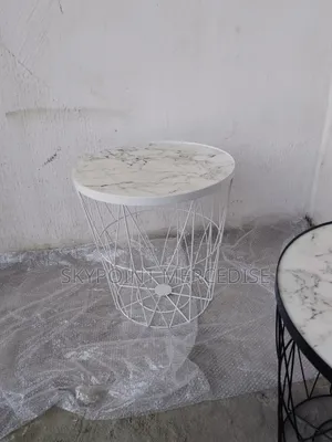 A Unique and Simple Side Stoool