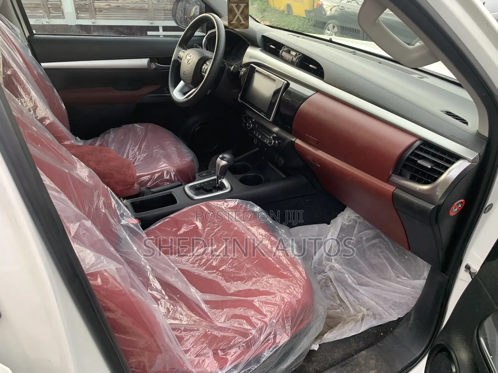 Toyota Hilux SR5 4x4 2019 White