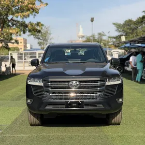 New Toyota Land Cruiser LC300 2024 Black