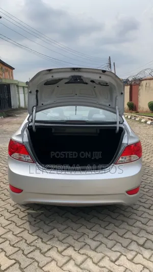 Hyundai Accent 2012 Silver